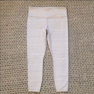 Athleta crop leggings. Size Large